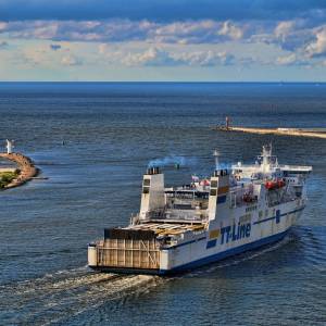 Świnoujście - swinoujscie polska wiatrak na falochronie zachodnim panoramio 1