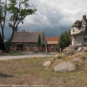 Figura św. Krzysztofa we wsi Bukowiec w powiecie międzyrzeckim.