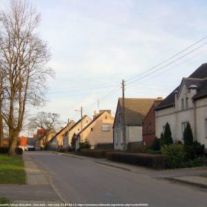 Główna ulica w miejscowości Wyszanowo