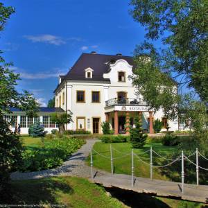 Pałac na Wodzie w Staniszowie