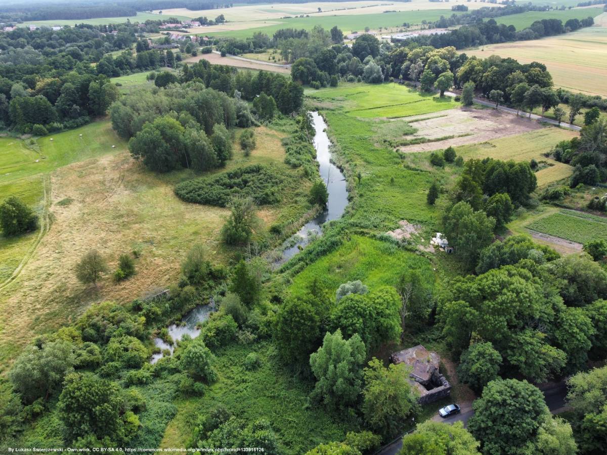 Zwiedzamy Lubrzański Szlak Fortyfikacji - kanal staropole aerial