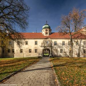 Głogówek - atrakcje turystyczne, co warto zwiedzić? - widok na zamek w glogowku