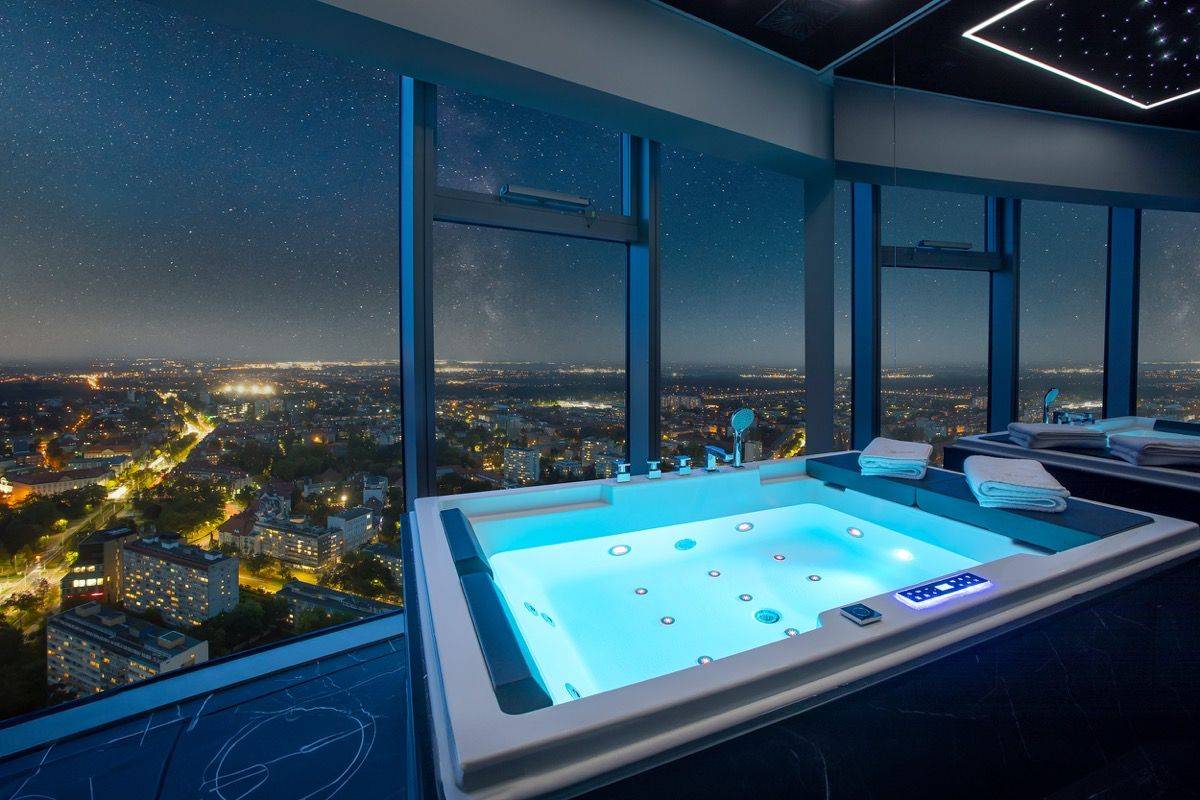 Luksusowe Apartamenty w Sky Tower Wrocław - Twoje Idealne Miejsce na Wyjątkowy Pobyt - obraz 1