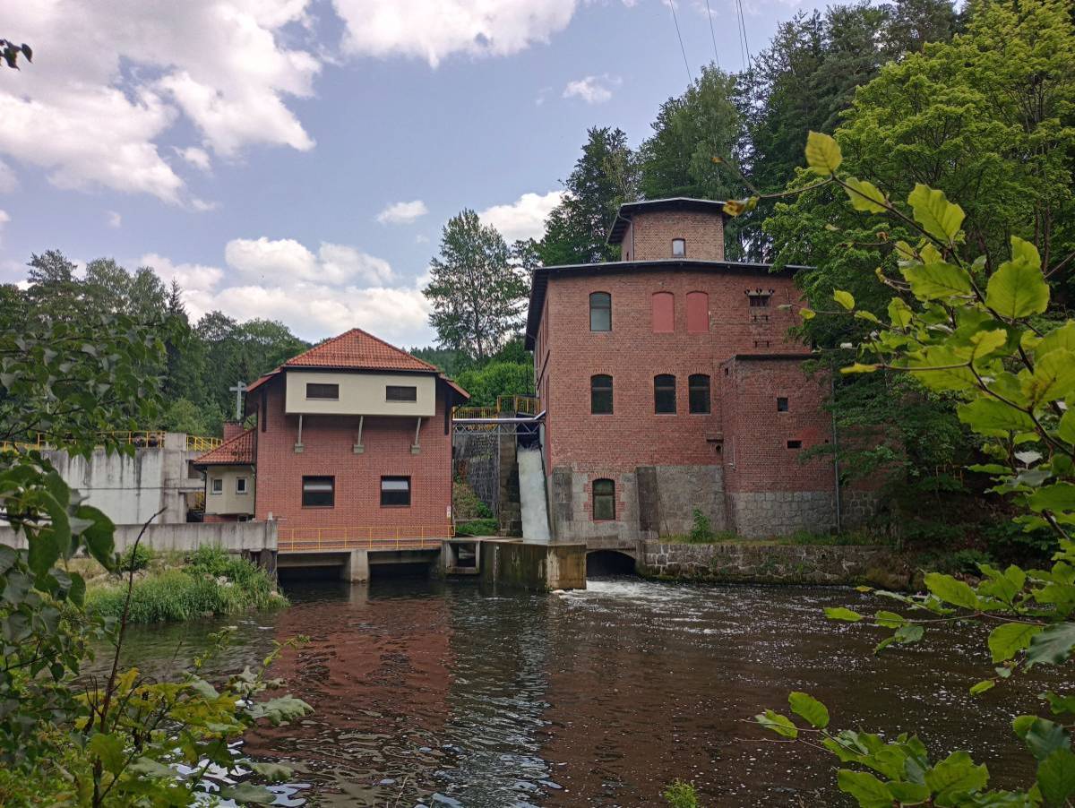 Borowy Jar koło Jeleniej Góry - mapa, czas wejścia i parking - elektrownia wodna bobrowice iii i iv 11