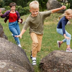 Dlaczego warto wysyłać młodzież na obozy letnie? - obozy letnie dla mlodziezy