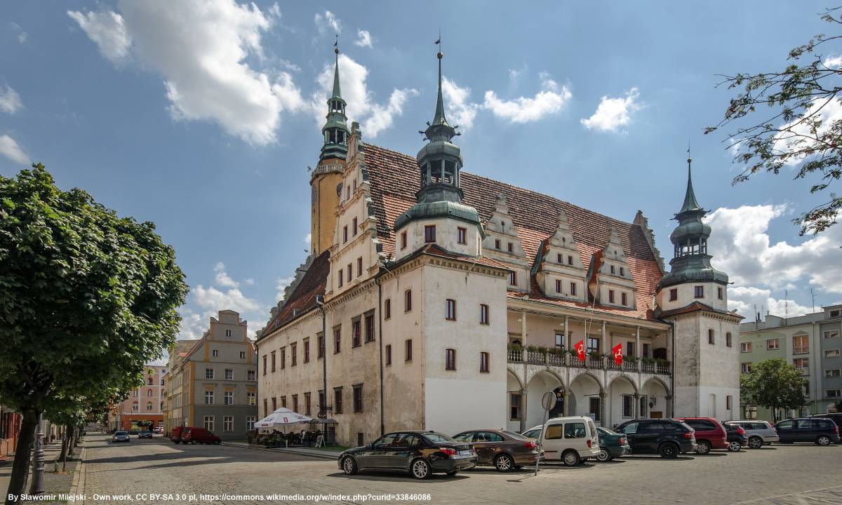 Brzeg: Co warto zwiedzić? Atrakcje, parkingi i restauracje - rynek w brzegu 6