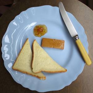 Kuchnia skandynawska: 7 dań, których musisz spróbować - brunost karmelowy ser norweski