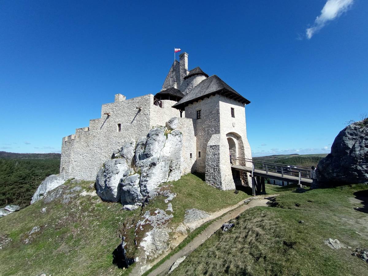 Zamek w Bobolicach i Mirowie + Skały Mirowskie: zwiedzanie, parkingi, mapa - zamek bobolice