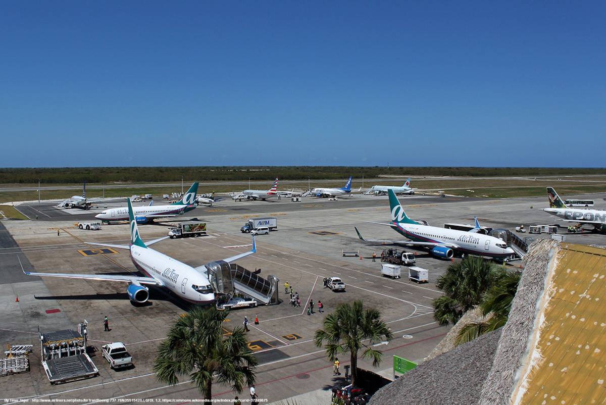 Wynajem samochodu na lotnisku Punta Cana: co warto wiedzieć przed wyjazdem - punta cana international airport ramp overview