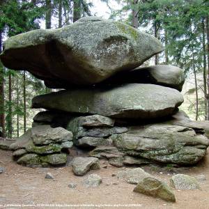 Skała Chybotek w Szklarskiej Porębie - skala chybotek w szklarskiej porebie 2