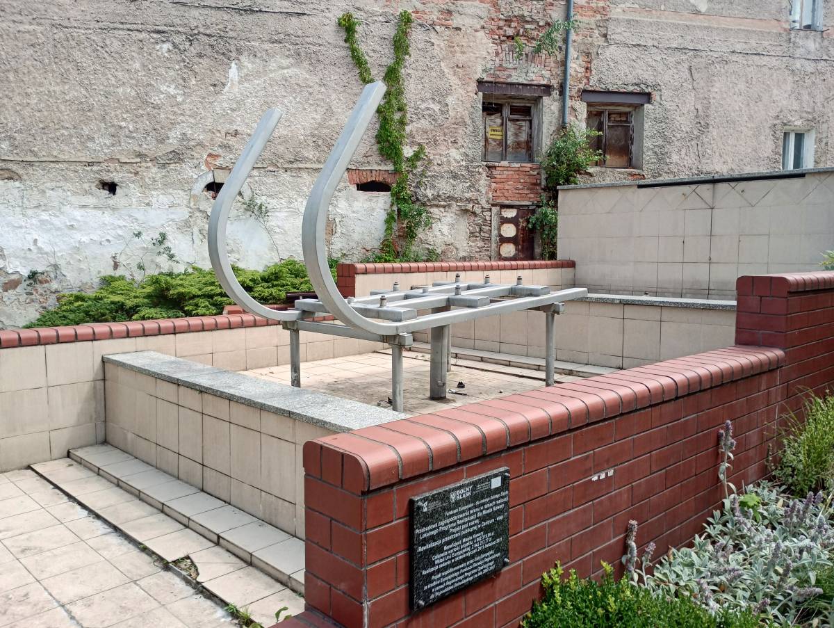 Fontanna z rogatymi saniami w Kowarach - fontanna z rogatymi saniami w kowarach 2029