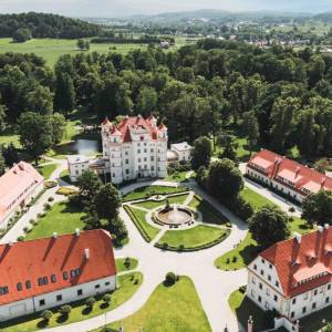 Pałac w Wojanowie - palac w wojanowie z lotu ptaka 5