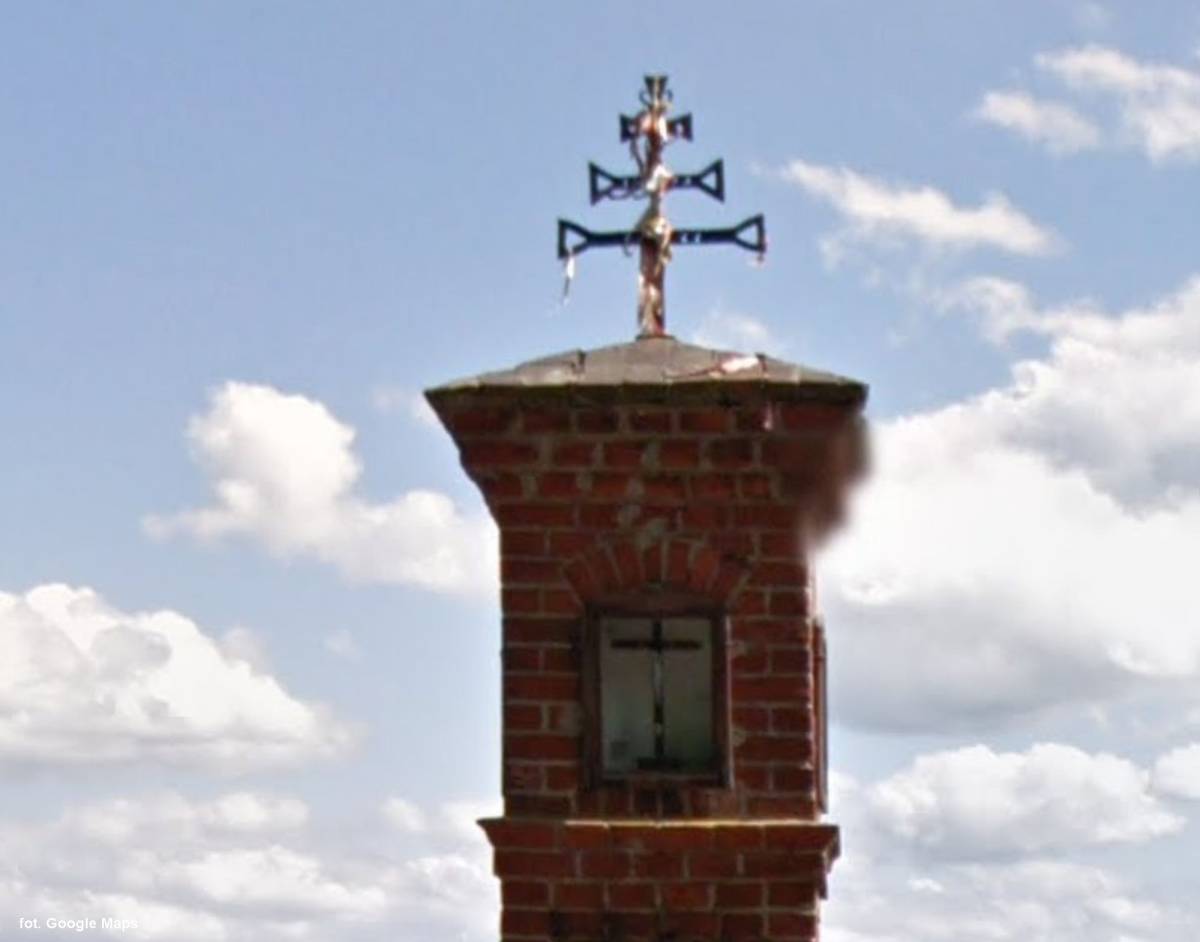 Ceglana kapliczka w Szumiącej - ceglana kapliczka w szumiacej 2