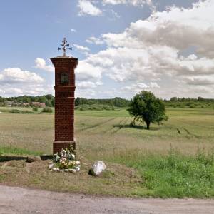 Ceglana kapliczka w Szumiącej - ceglana kapliczka w szumiacej 1