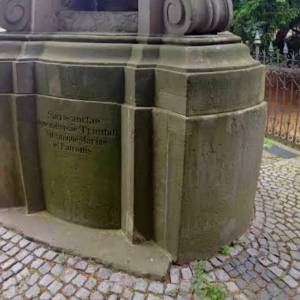 Figura św. Trójcy w Brzegu - figura swietej trojcy w brzegu 2