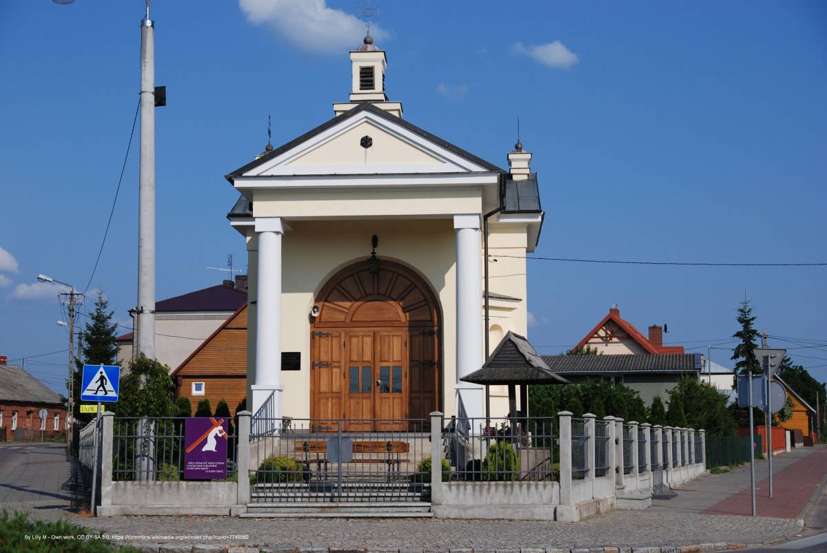 Kaplica Klęczącego Pana Jezusa - kapliczka w augustowie 01