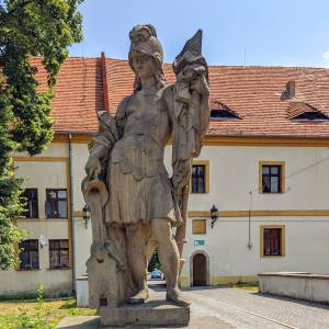 Figura św. Floriana w Kamieńcu Ząbkowickim - figura sw floriana w kamiencu zabkowickim 2