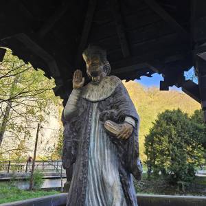 Figura św. Jana Kantego w Ojcowie - figura sw jana kantego w ojcowie 5