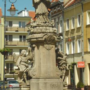 Figura św. Jana Nepomucena w Prudniku - figura sw jana nepomucena w prudniku 2