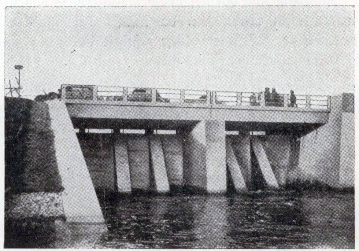 Widok na tamę Zbiornika Kozłowa Góra prawdopodobnie w 1939 r.