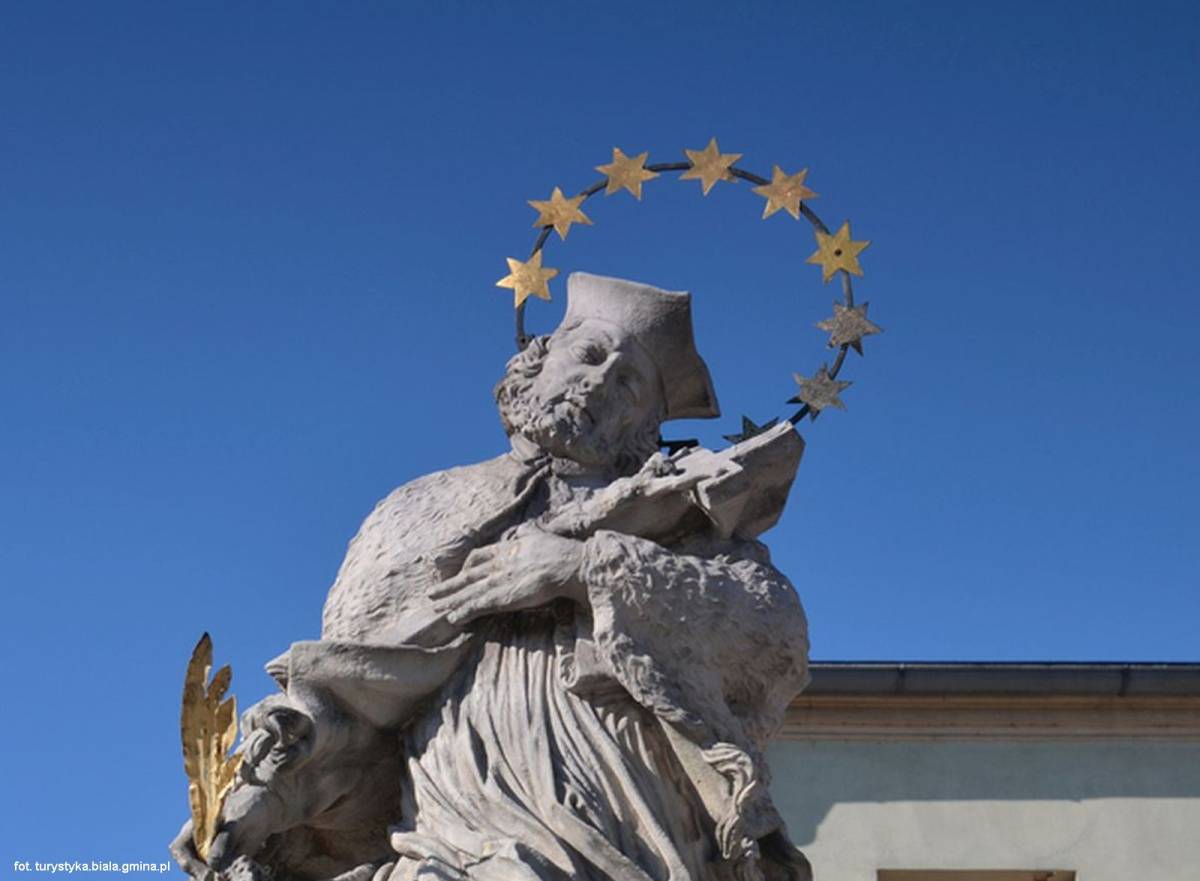 Figura św. Jana Nepomucena w Białej - figura sw jana nepomucena w bialej 2