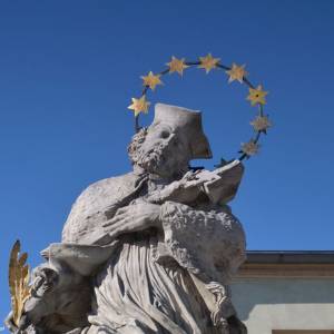 Figura św. Jana Nepomucena w Białej - figura sw jana nepomucena w bialej 2