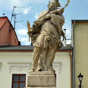 Figura św. Jana Nepomucena w Białej - figura sw jana nepomucena w bialej 3