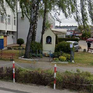 Kapliczka przydrożna w Dziwnówku - kapliczka przydrozna w dziwnowku 4