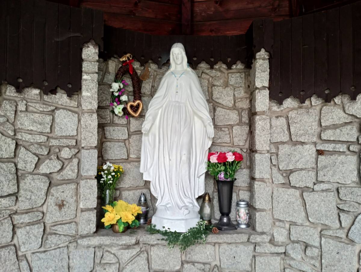 Figura Matki Boskiej w Karpaczu - figura matki boskiej w karpaczu 9