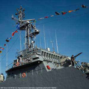Port Wojenny Świnoujście - lublin class ship orp torun