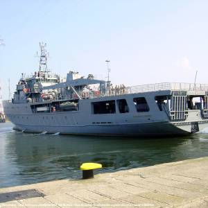Port Wojenny Świnoujście - orp kontradmiral xawery czernicki 2002