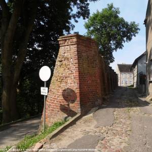 Mury obronne w Trzebiatowie - trzebiatow ab 127