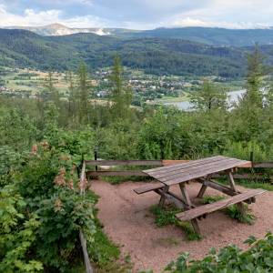 Góra Grodna (506 m n.p.m.) - lawa piknikowa na gorze grodna 2