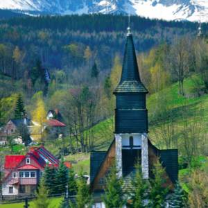 Kościół pw. Miłosierdzia Bożego w Jagniątkowie - kosciol pw milosierdzia bozego w jagniatkow 2