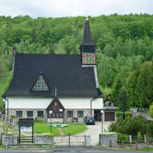 Kościół pw. Miłosierdzia Bożego w Jagniątkowie - kosciol pw milosierdzia bozego w jagniatkow 3