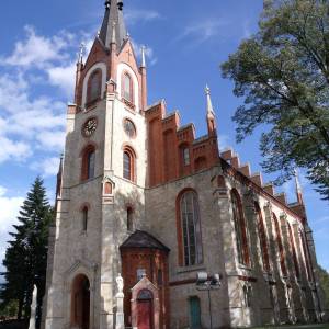 Kościół pw. śś. Apostołów Piotra i Pawła w Orzeszu-Woszczycach - orzesze woszczyce zespol zabudowy kosciola p w swietych piotra i pawla1
