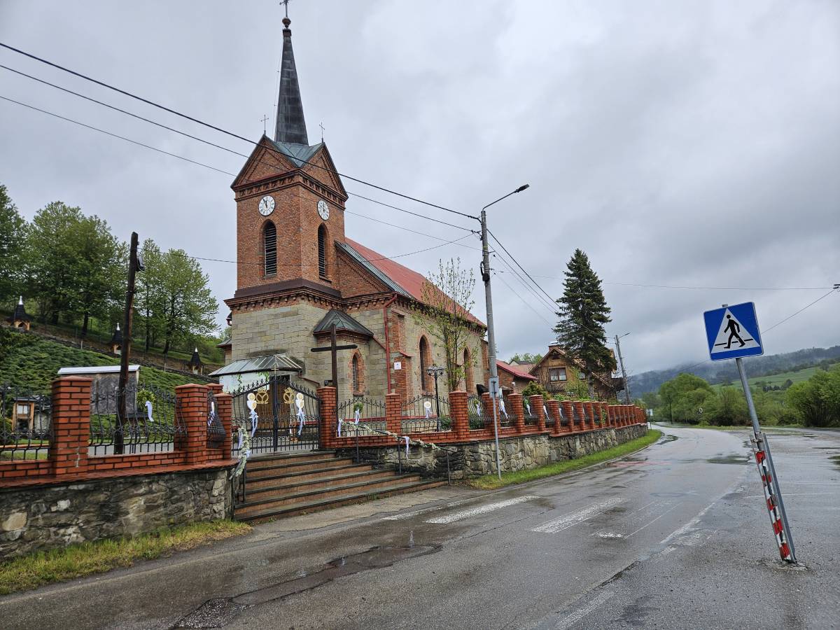 Kościół pw. Matki Bożej Nieustającej Pomocy w Rycerce Górnej - kosciol pw matki bozej nieustajacej pomocy w rycerce gornej 3