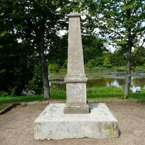 Obelisk w Białowieży - bialowieza july 2013 004