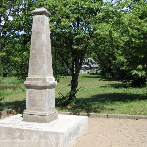 Obelisk w Białowieży - memorial hunting king august iii sas beentree