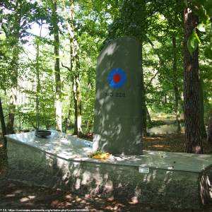 Pomnik lotników RAF w Świnoujściu - lancaster ng 228 617 squadron panoramio