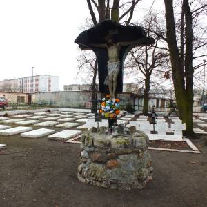Cmentarz wojskowy w Tarnobrzegu - cmentarz wojenny z i i ii wojny swiatowej 1914 1918 1939 1945 tarnobrzeg ulica targowa 6