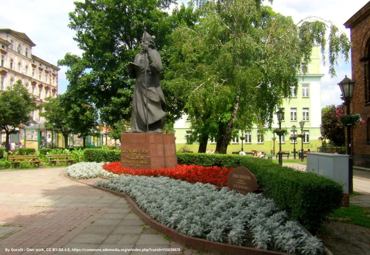 Pomnik Świętego Wojciecha w Gnieźnie - pomnik swietego wojciecha w gnieznie 5