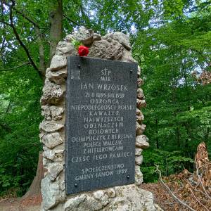 Obelisk majora Wrzoska w Złotym Potoku - symboliczna mogila majora wrzoska w zlotym potoku 5
