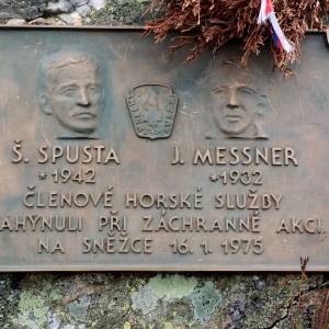 Krzyż upamiętniający czeskich ratowników górskich - krzyz upamietniajacy czeskich ratownikow gorskich 9