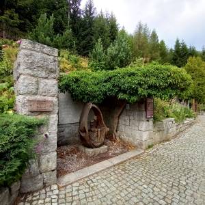 Rzeźba Łazarza w Karpaczu - rzezba lazarza w karpaczu 1