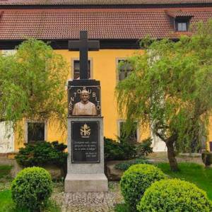 Pomniki papieskie w Jeleniej Górze - pomniki papieskie w jeleniej gorze 5