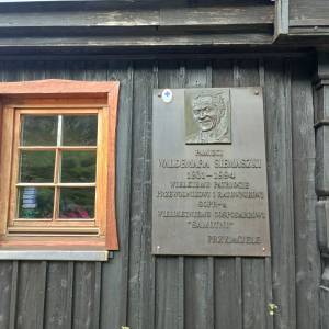 Tablica pamięci Waldemara Siemaszki - tablica pamieci waldemara siemaszki w karpaczu 4