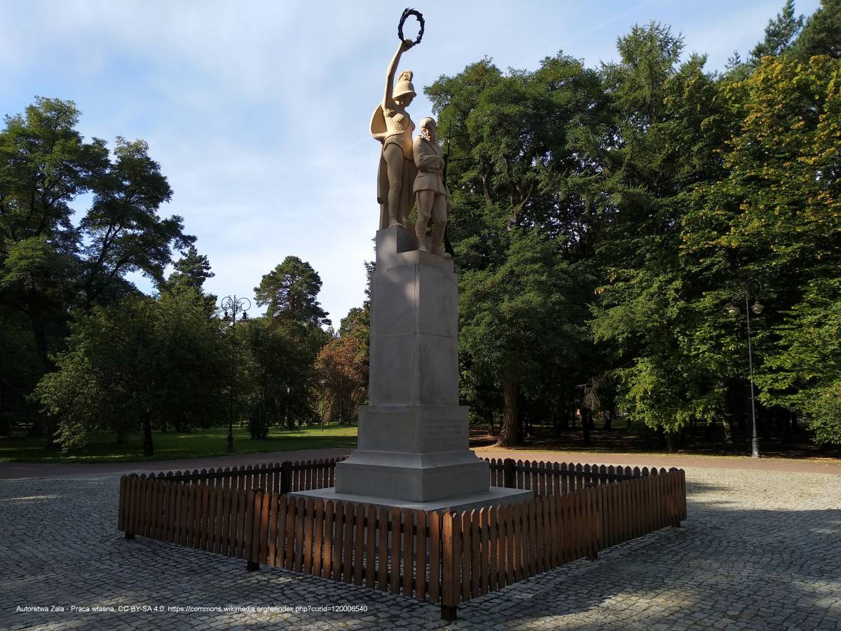 Pomnik żołnierzy 42 PP w Białymstoku - bialystok pomnik zolnierzy 42 pp 04