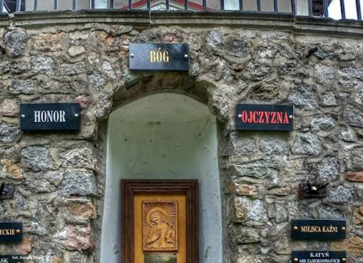 Tablice upamiętniające ofiary Katynia w Mysłakowicach - tablice upamietniajace ofiary katynia w myslakowicach 5