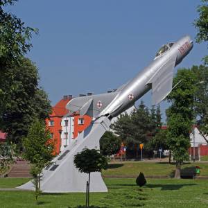 Pomnik Lotników w Świdwinie - pomnik lotnikow w swidwinie